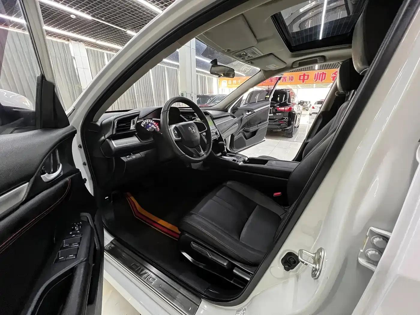2016 Civic 180TURBO CVT Comfort Edition — миниатюра 10