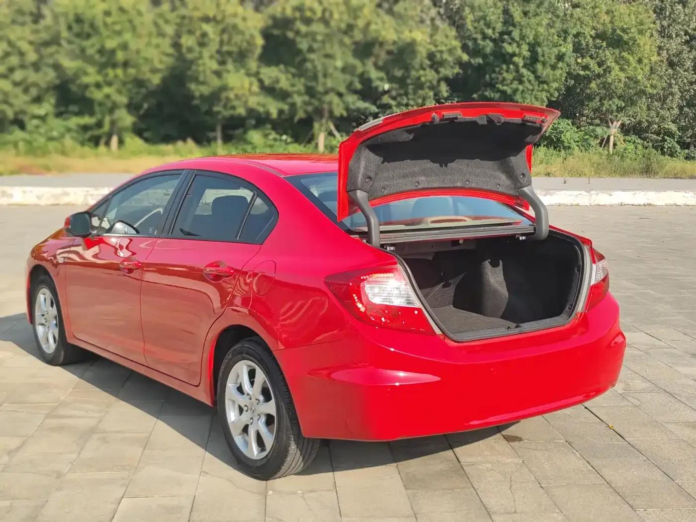 2012 Civic 1.8L Automatic Comfort Edition — миниатюра 8
