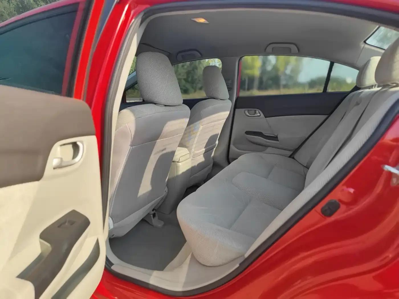 2012 Civic 1.8L Automatic Comfort Edition — миниатюра 10