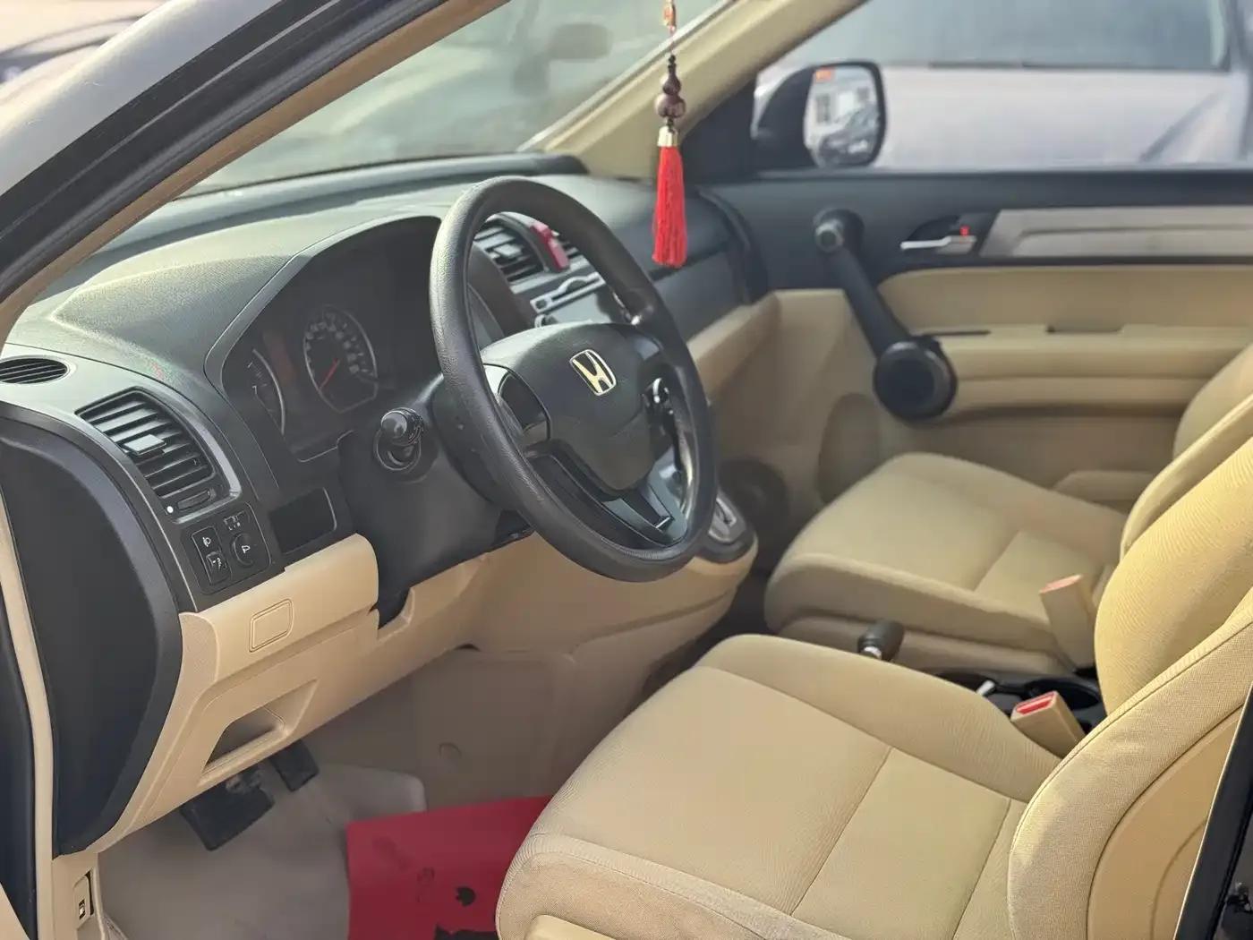 Honda CR-V 2010 2.0L Automatic 2WD Urban Edition — миниатюра 4