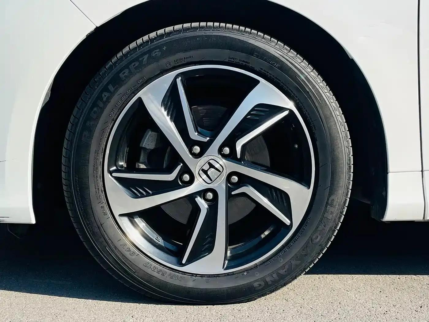 2017 Odyssey 2.4L Luxury Edition — миниатюра 21