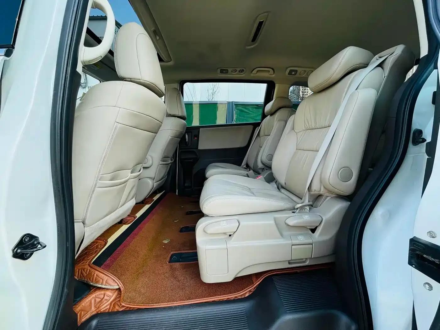 2017 Odyssey 2.4L Luxury Edition — миниатюра 6