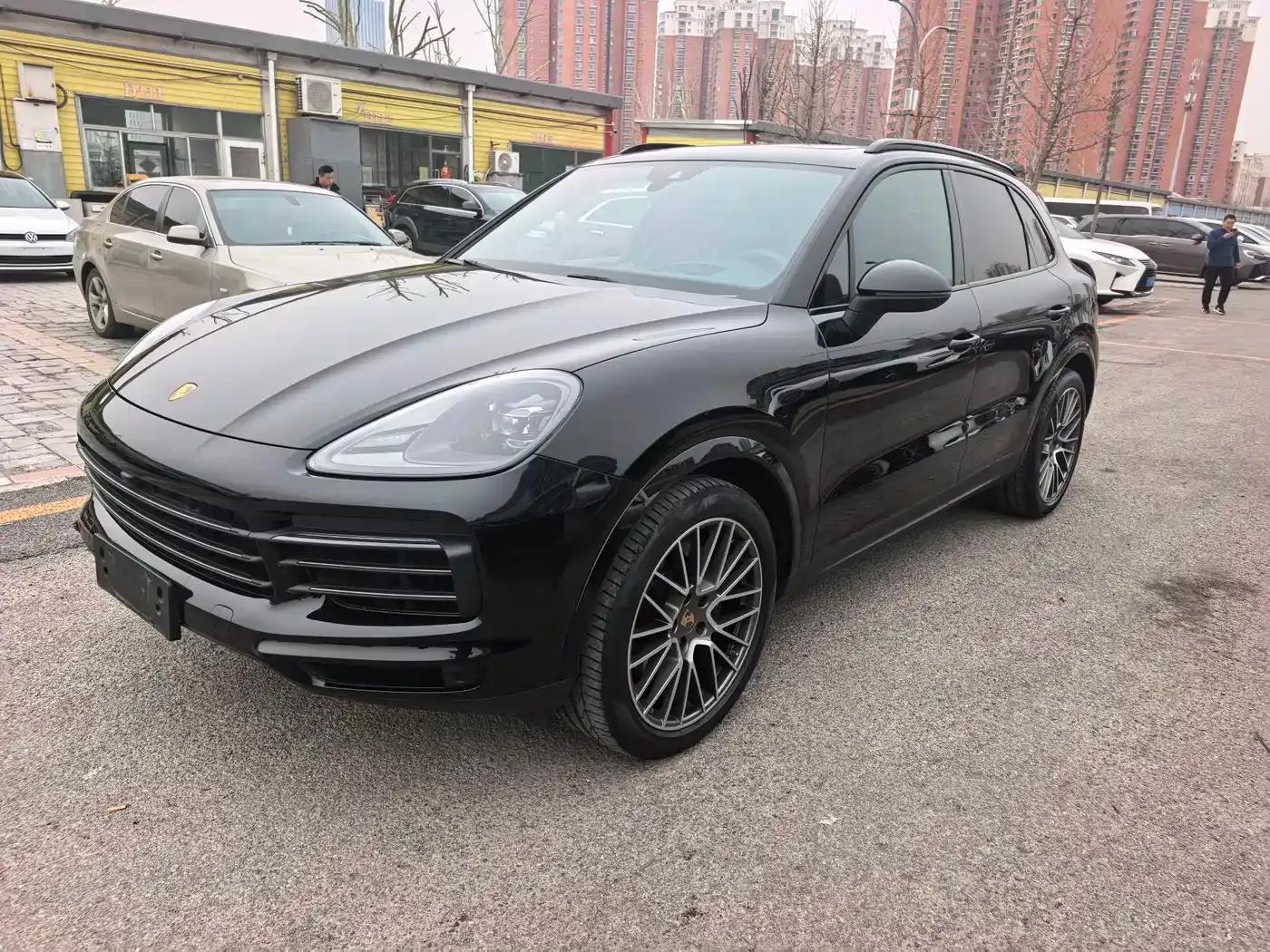 2023 Cayenne 3.0T Platinum Edition — миниатюра 1