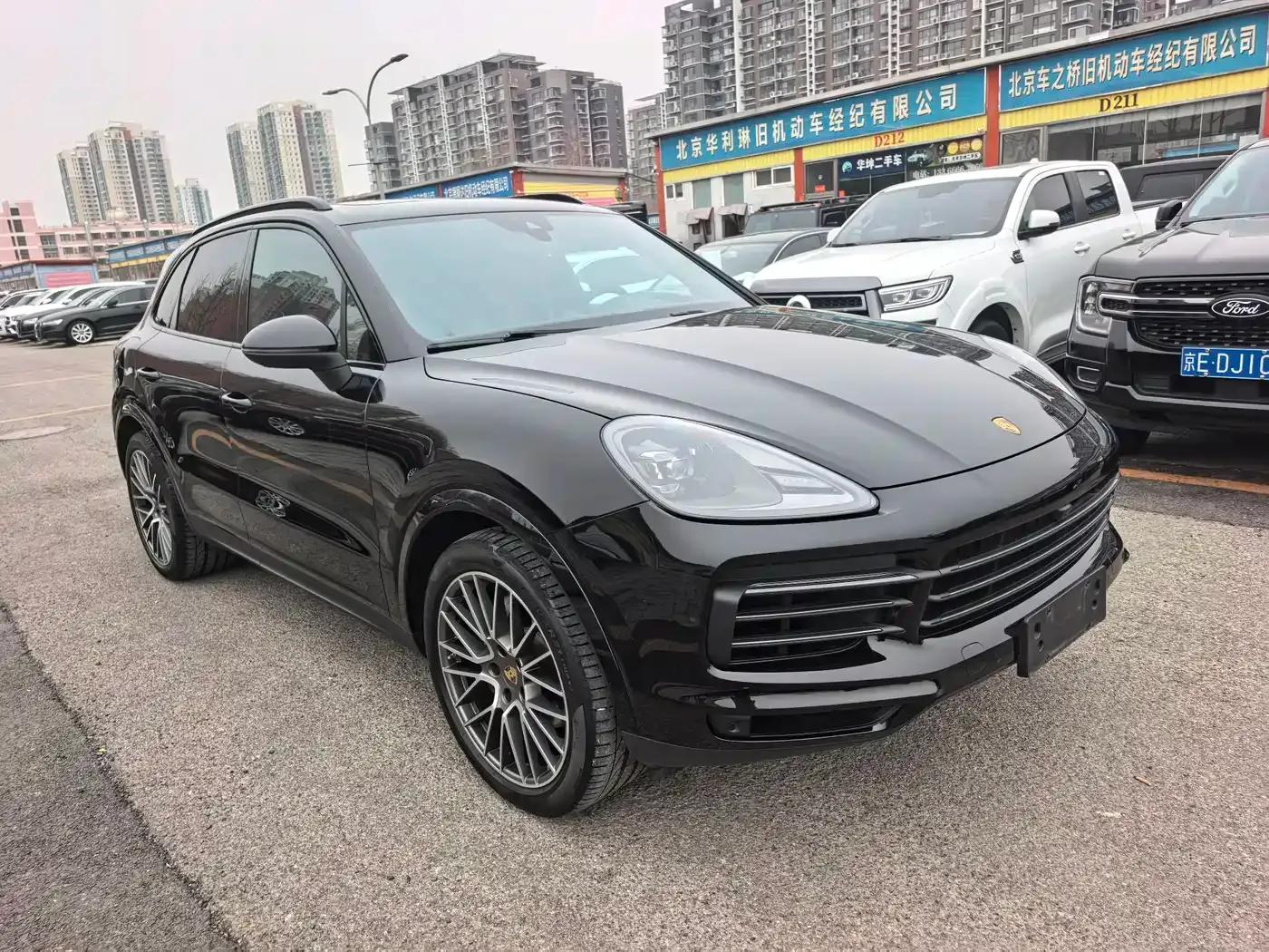 2023 Cayenne 3.0T Platinum Edition — миниатюра 2