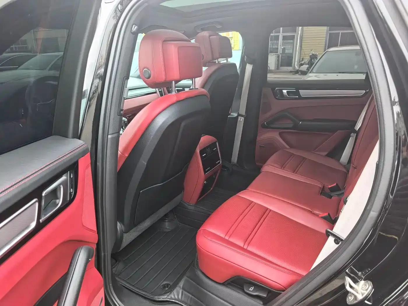 2023 Cayenne 3.0T Platinum Edition — миниатюра 6