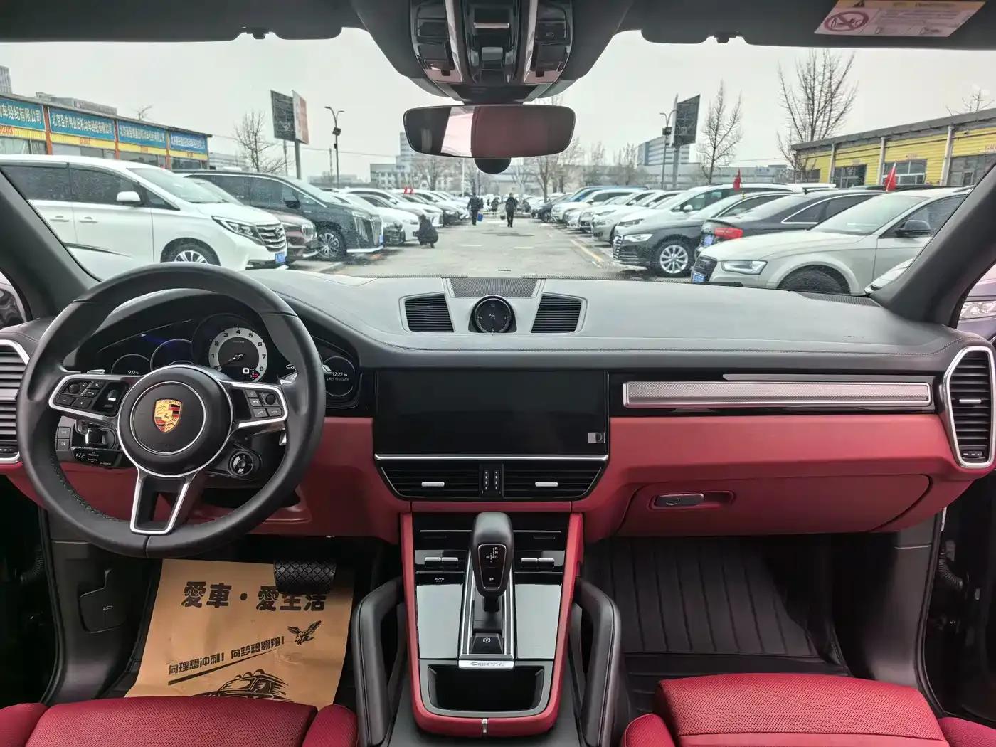 2023 Cayenne 3.0T Platinum Edition — миниатюра 9
