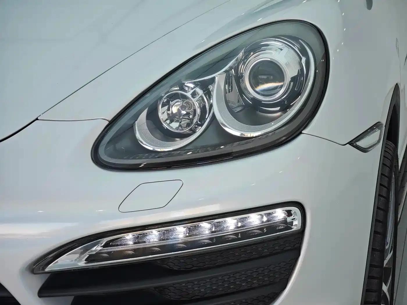Cayenne 2011 Cayenne S 4.8L — миниатюра 12