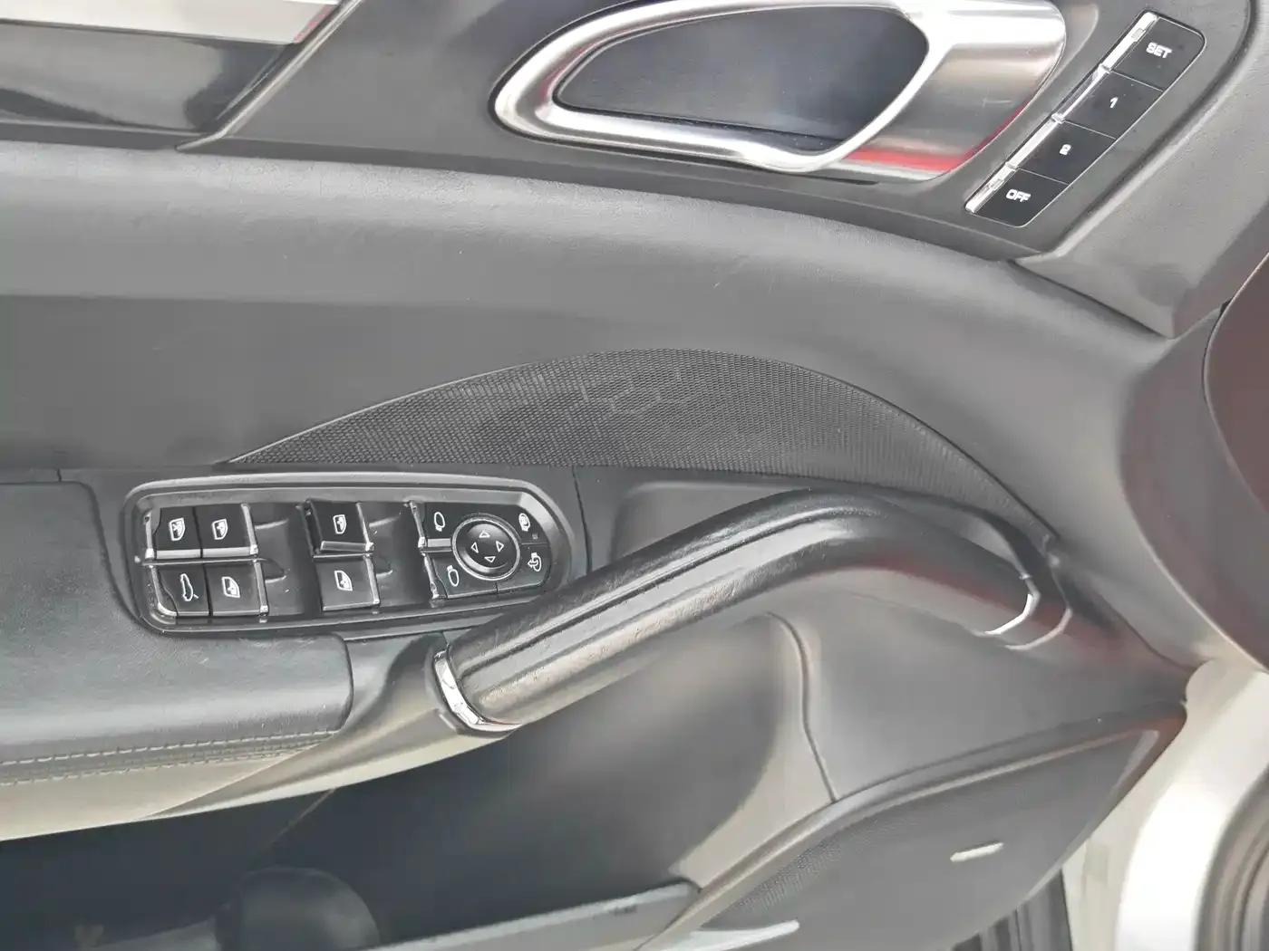 Cayenne 2011 Cayenne S 4.8L — миниатюра 17