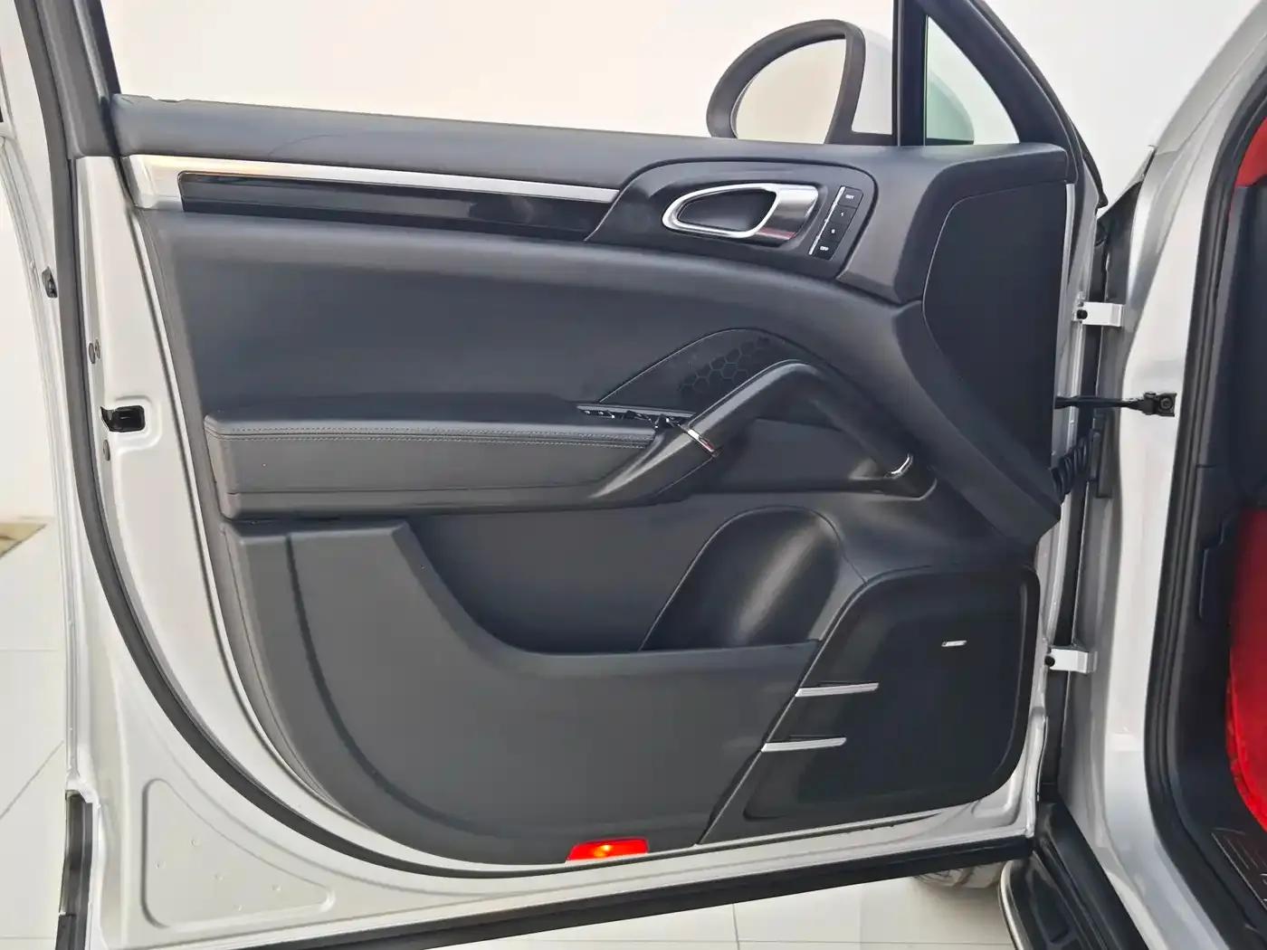 Cayenne 2011 Cayenne S 4.8L — миниатюра 18
