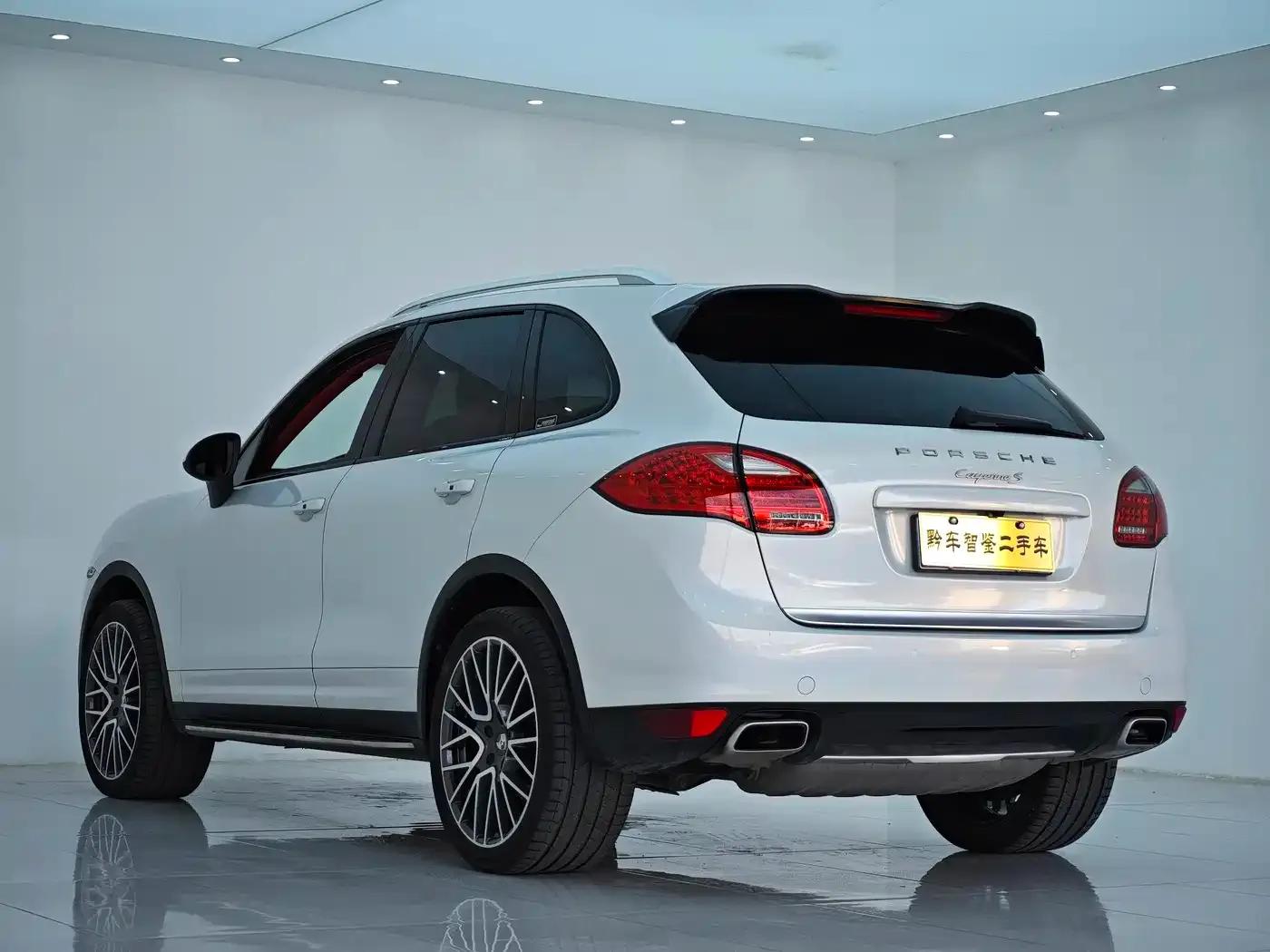 Cayenne 2011 Cayenne S 4.8L — миниатюра 4