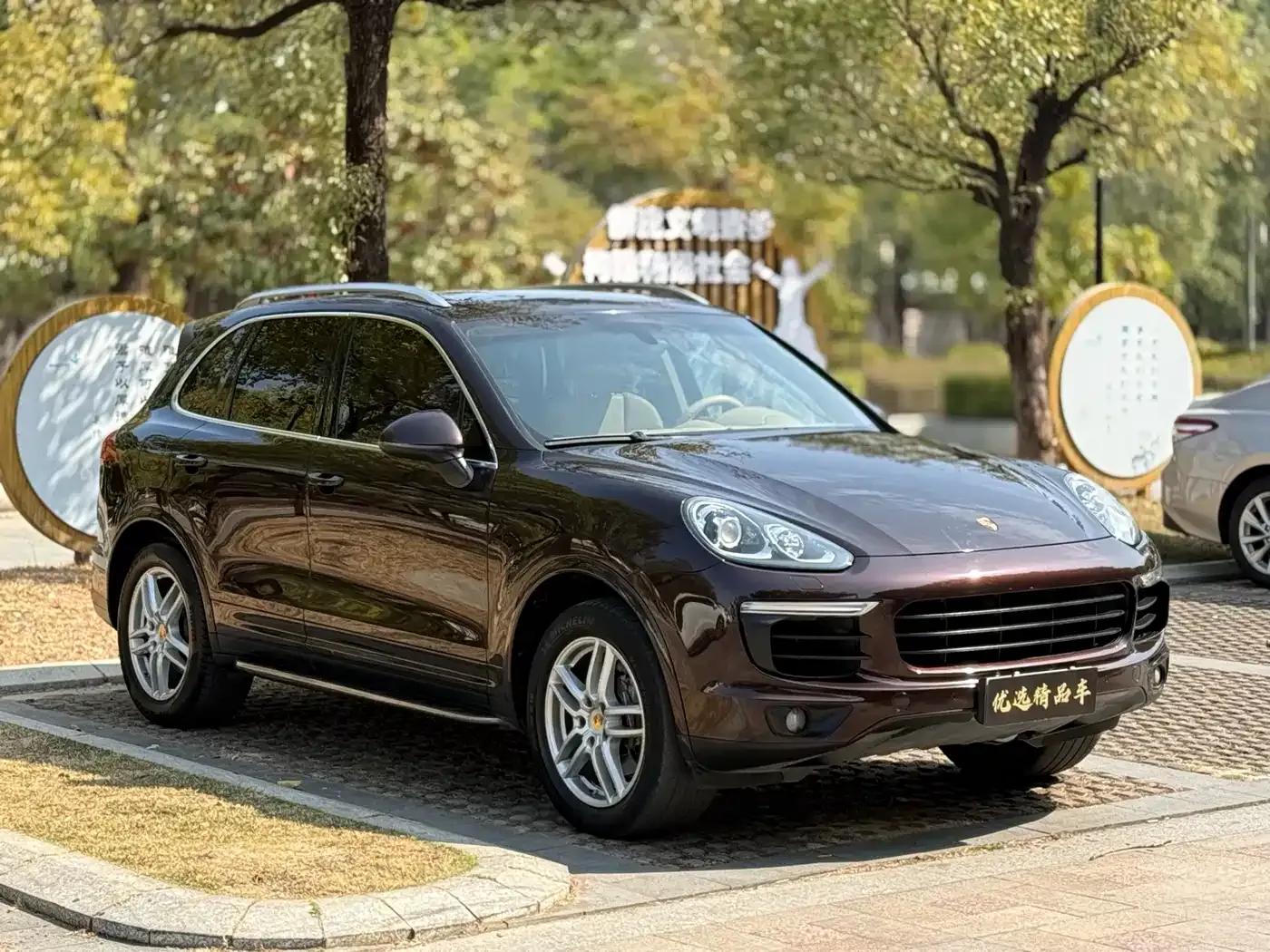 Cayenne 2016 Cayenne Platinum Edition 3.0T — миниатюра 3