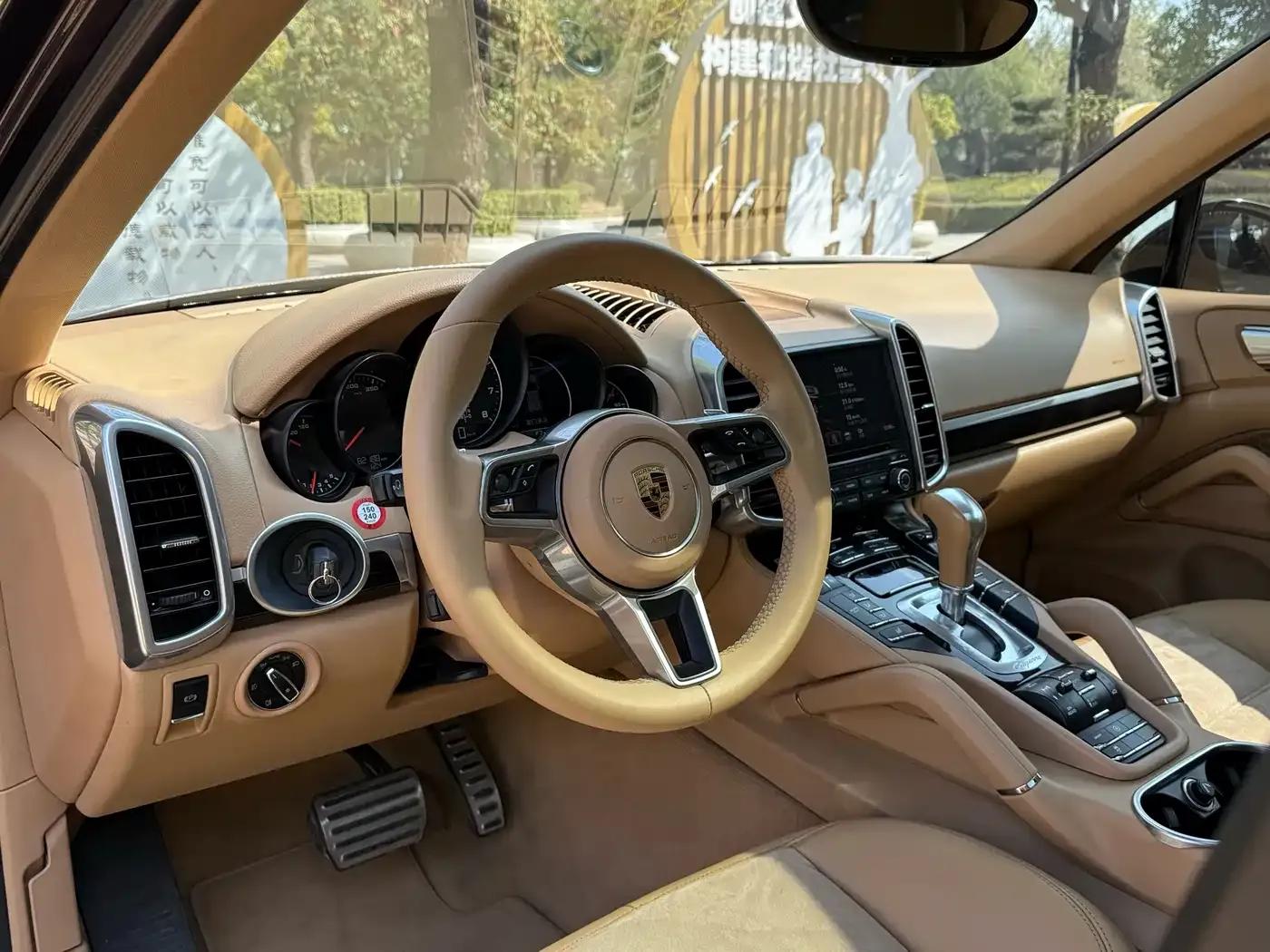 Cayenne 2016 Cayenne Platinum Edition 3.0T — миниатюра 4