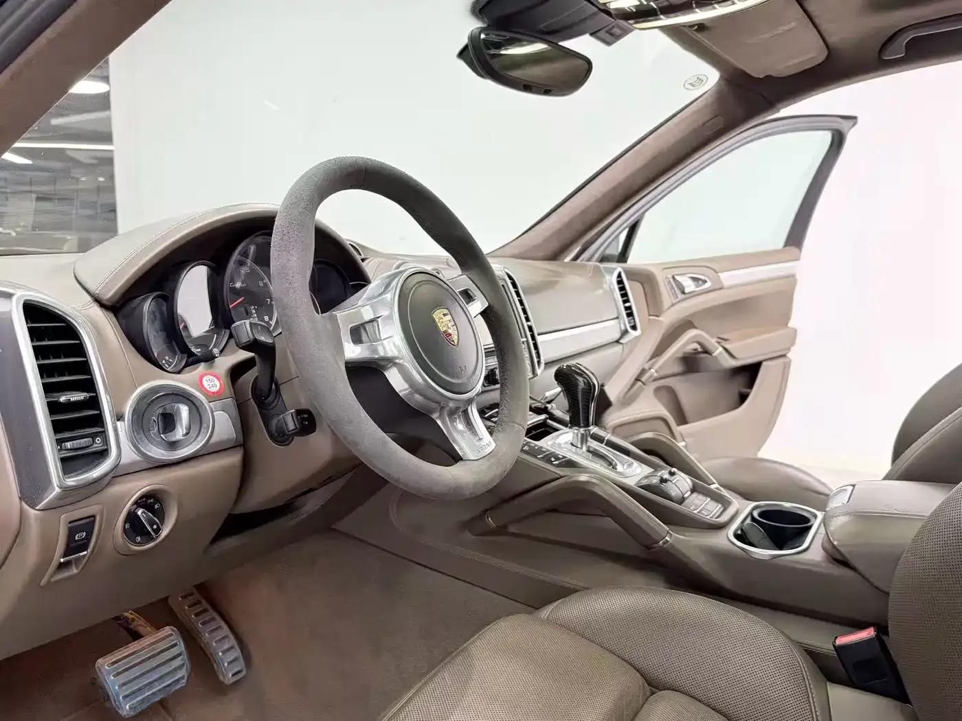 Cayenne 2011 Cayenne Turbo 4.8T — миниатюра 7