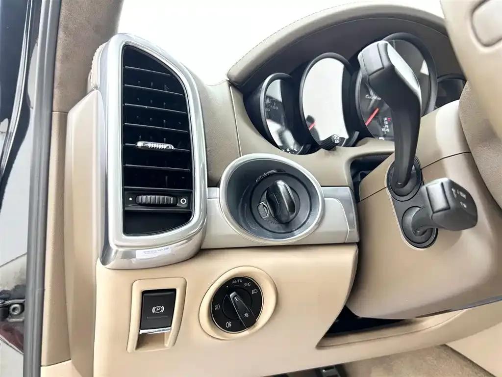 Cayenne 2011 Cayenne Turbo 4.8T — миниатюра 21