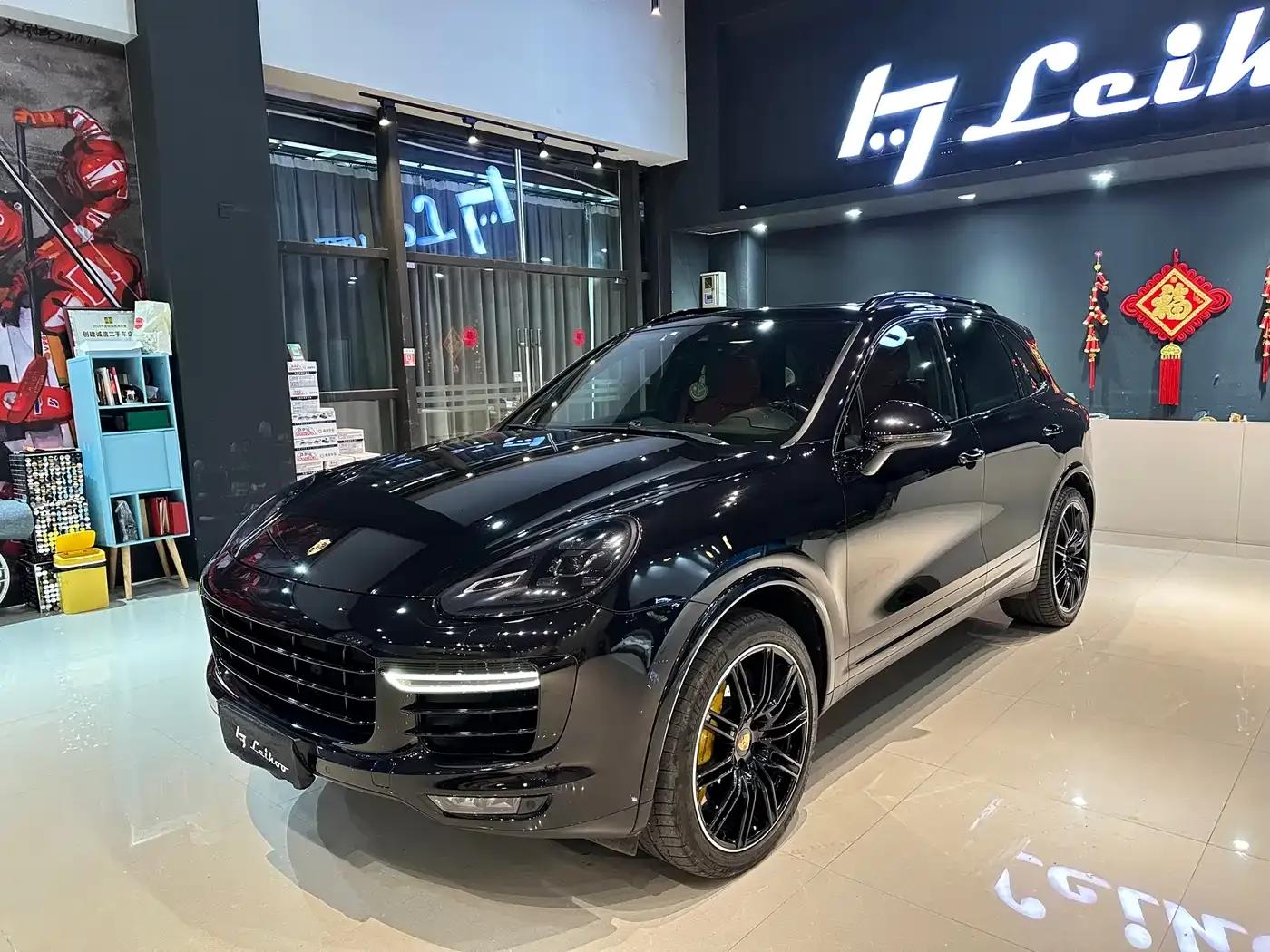 Cayenne 2016 Cayenne Turbo S 4.8T — миниатюра 1
