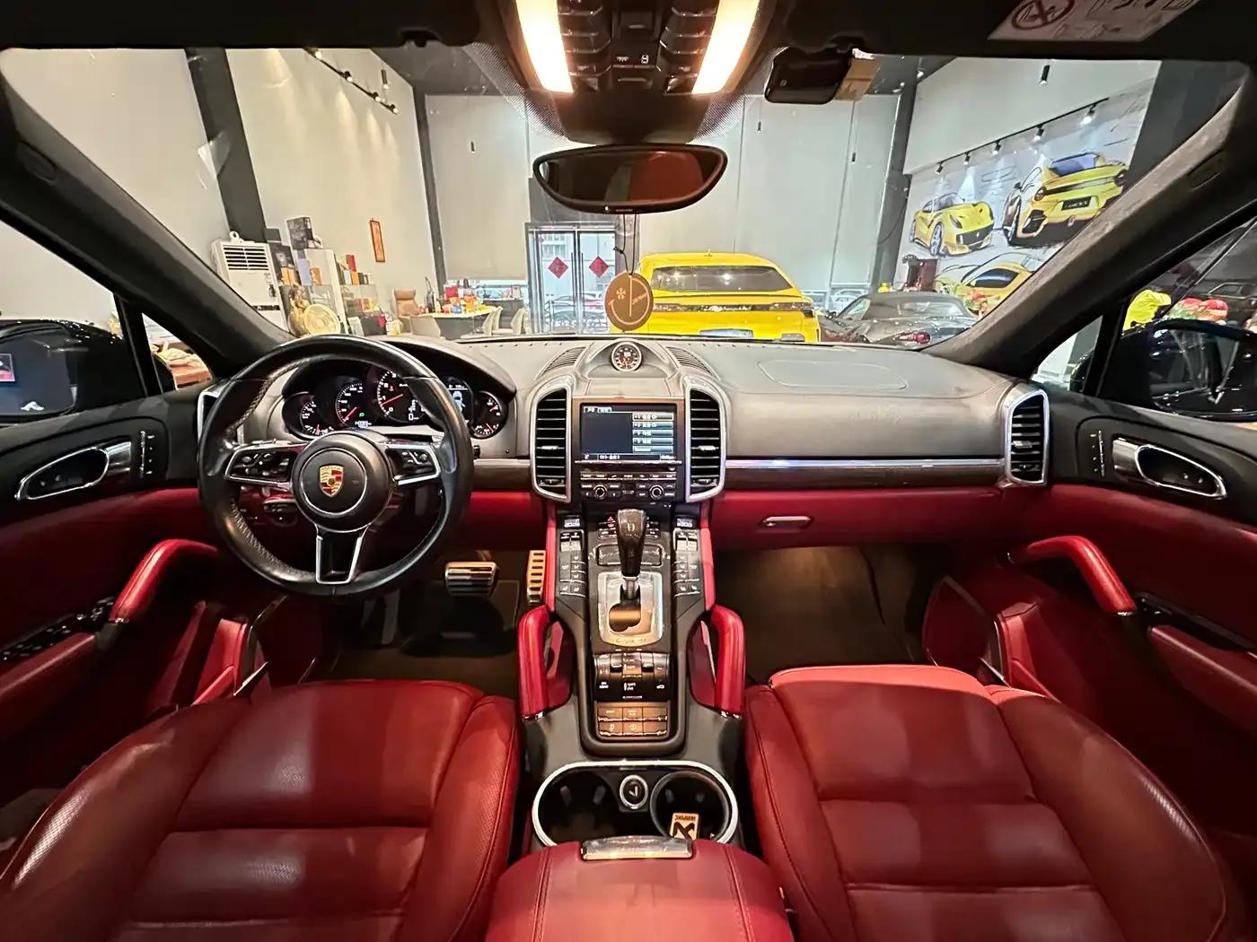 Cayenne 2016 Cayenne Turbo S 4.8T — миниатюра 12