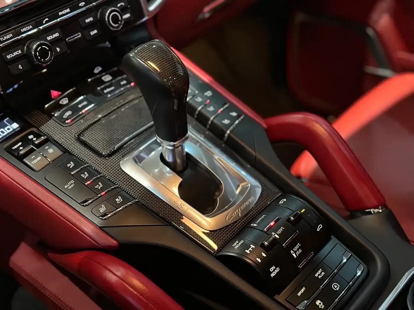 Cayenne 2016 Cayenne Turbo S 4.8T — миниатюра 15