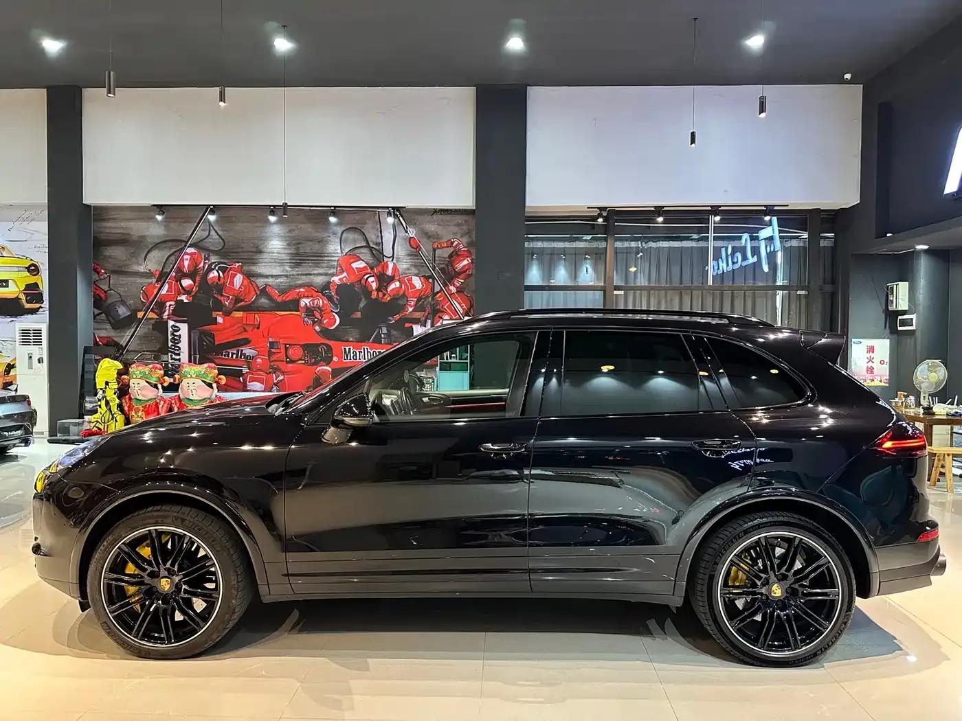 Cayenne 2016 Cayenne Turbo S 4.8T — миниатюра 4