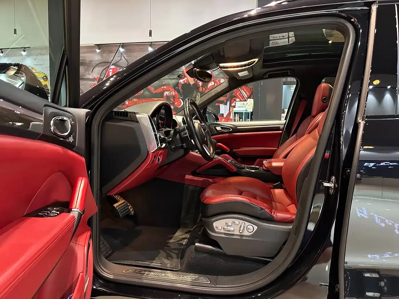 Cayenne 2016 Cayenne Turbo S 4.8T — миниатюра 8