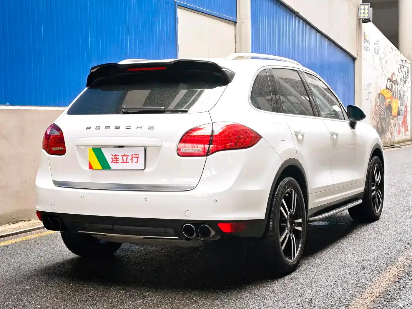 Cayenne 2014 Cayenne Platinum Edition 3.0T — миниатюра 4
