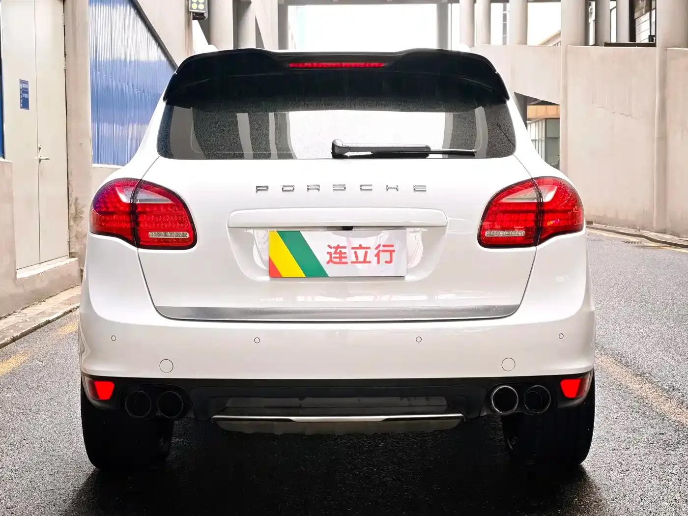 Cayenne 2014 Cayenne Platinum Edition 3.0T — миниатюра 5