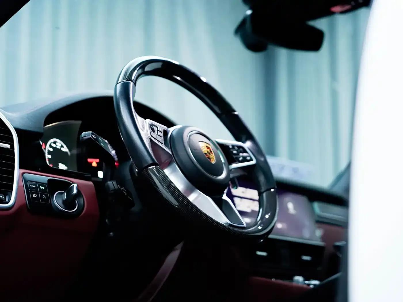2023 Cayenne 3.0T Platinum Edition — миниатюра 12