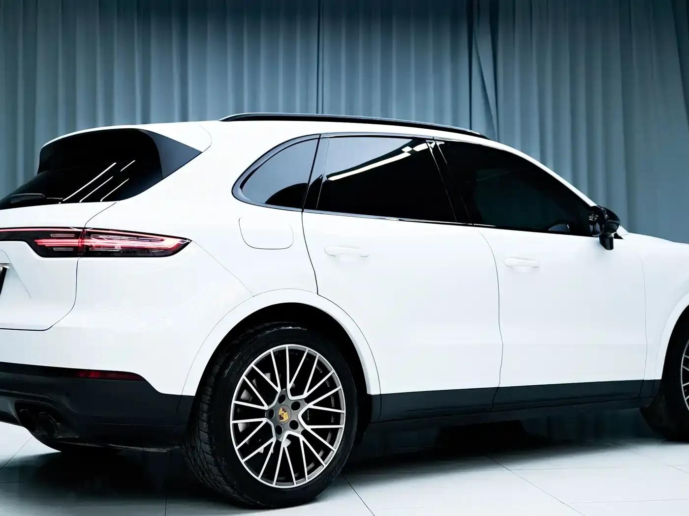 2023 Cayenne 3.0T Platinum Edition — миниатюра 4