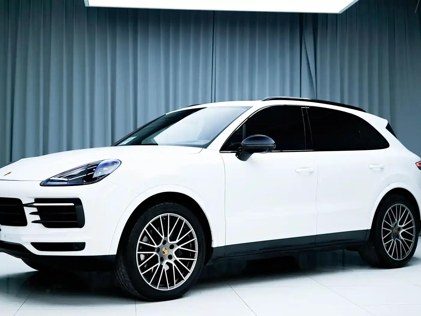 2023 Cayenne 3.0T Platinum Edition — миниатюра 6