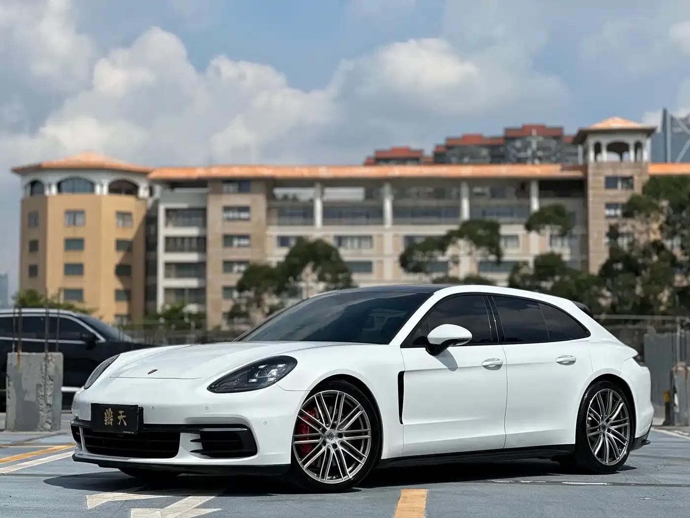 Panamera 2017 Panamera 4 Sport Turismo 3.0T — миниатюра 1