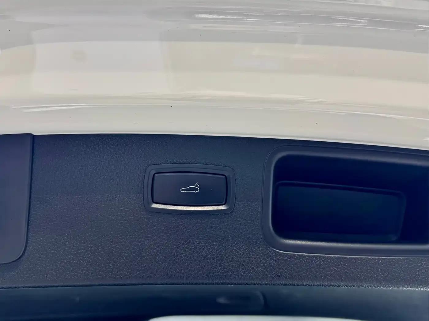 2014 Macan 2.0T — миниатюра 19