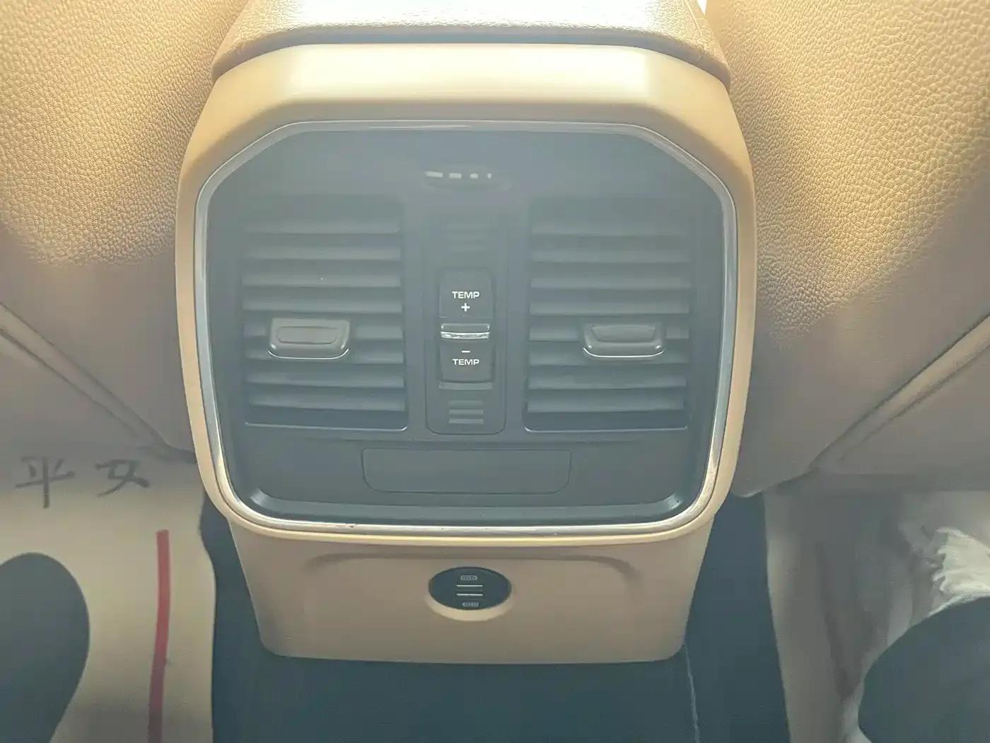 2017 Macan 2.0T — миниатюра 26