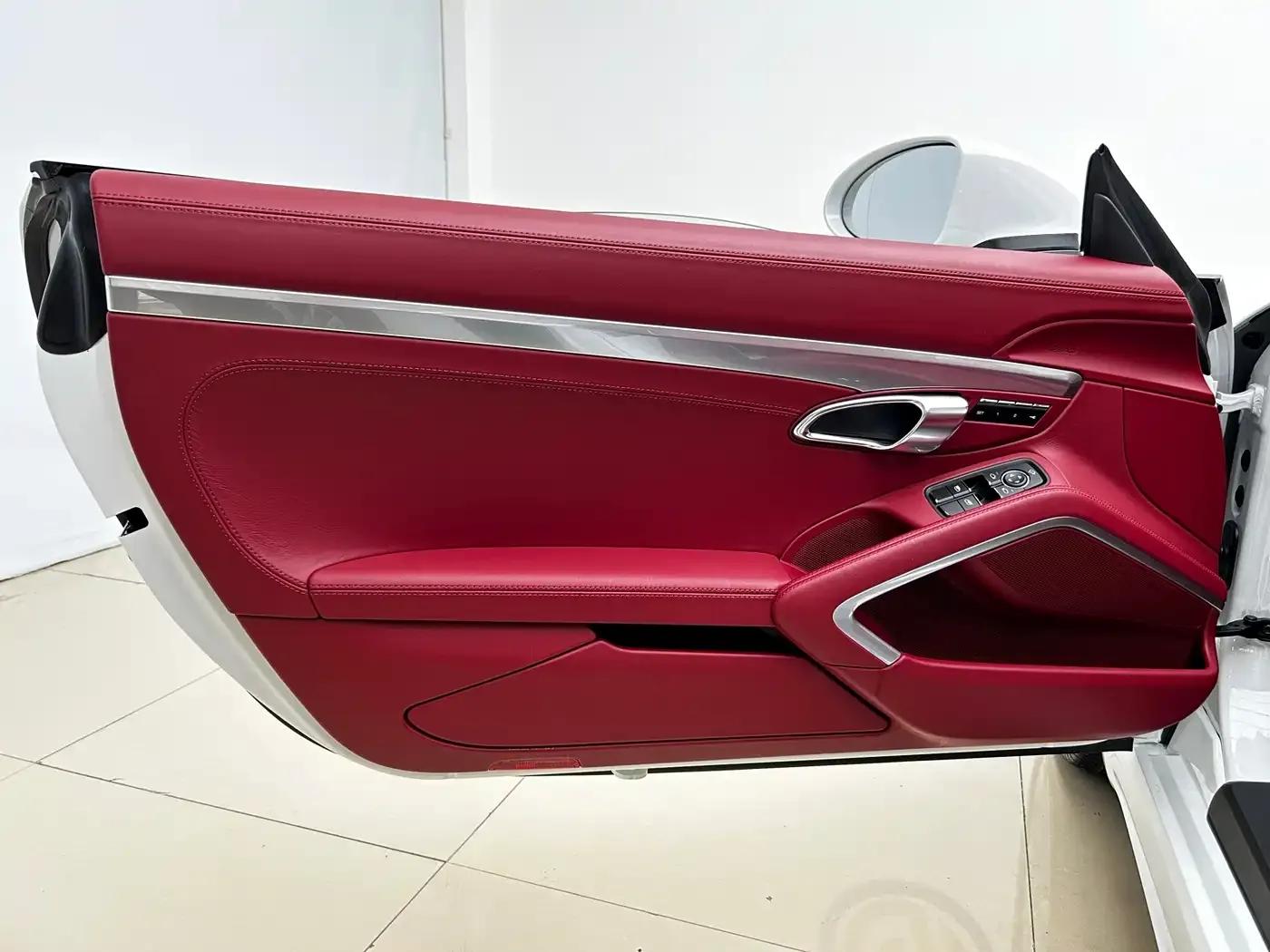 2022 Porsche 718 Boxster 2.0T — миниатюра 4