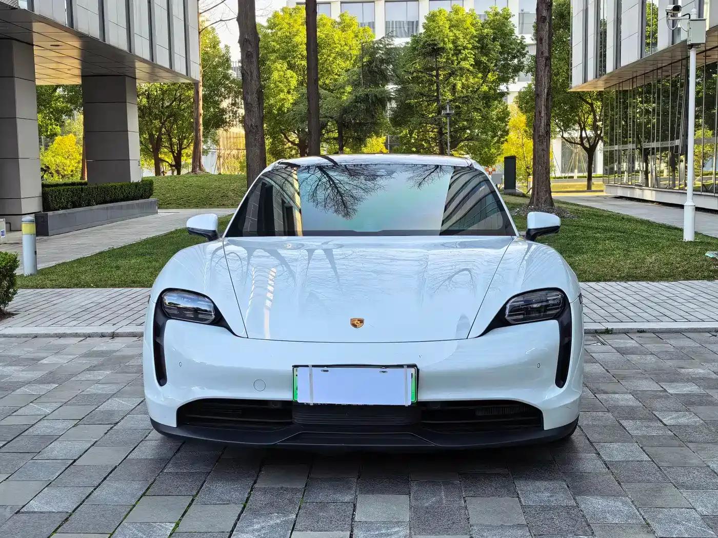 2022 Taycan Facelift — миниатюра 2