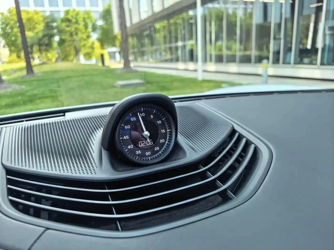 2022 Taycan Facelift — миниатюра 18