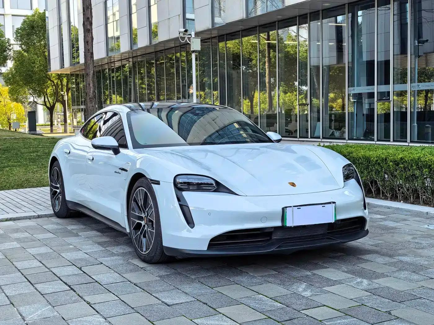 2022 Taycan Facelift — миниатюра 3