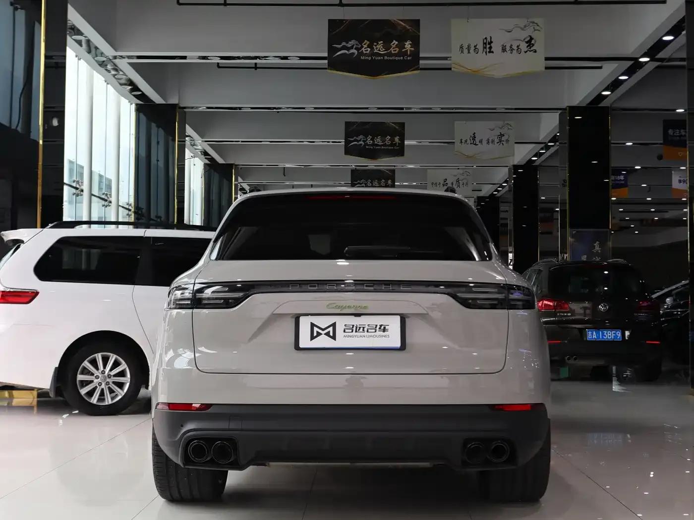 2022 Cayenne E-Hybrid 2.0T Platinum Edition — миниатюра 14