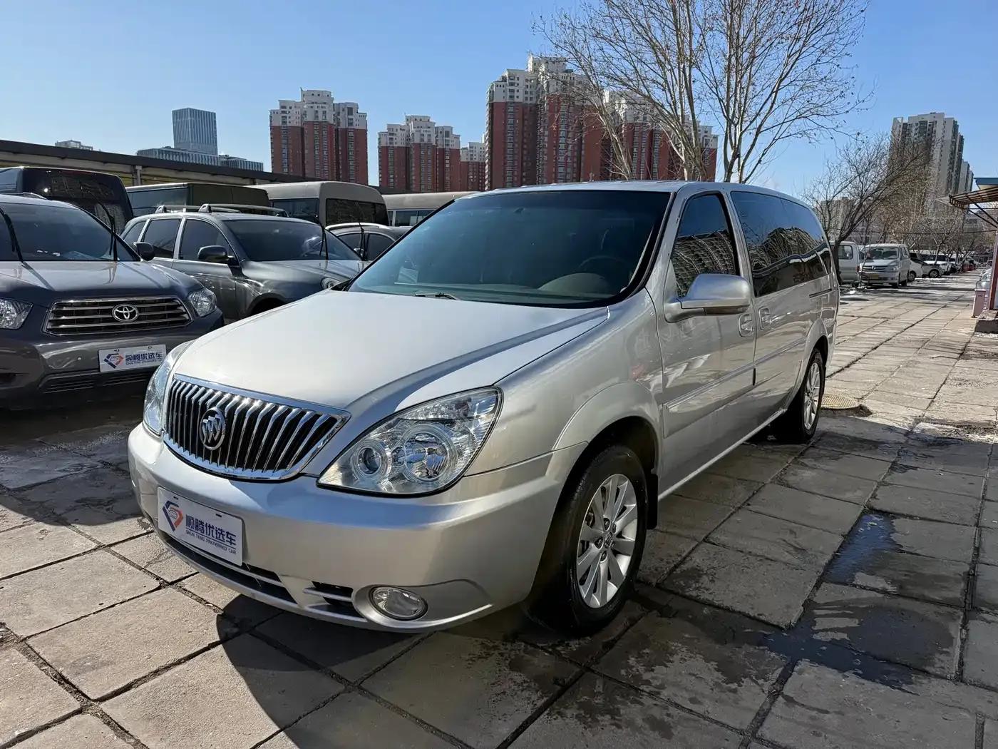 Buick GL8 2014 2.4L Classic Edition — миниатюра 1