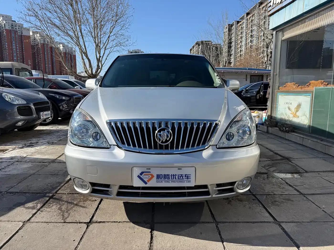 Buick GL8 2014 2.4L Classic Edition — миниатюра 2