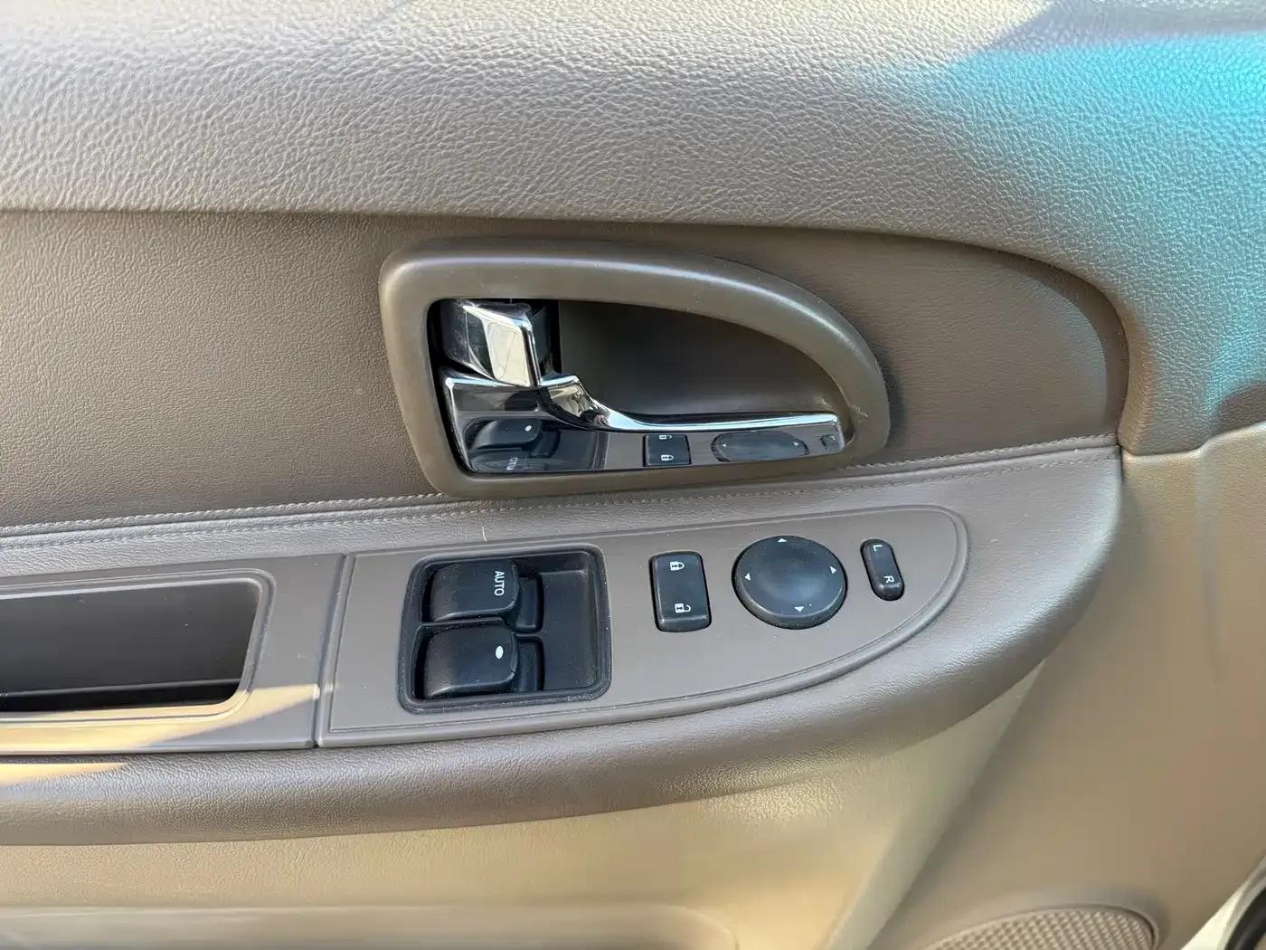 Buick GL8 2014 2.4L Classic Edition — миниатюра 10
