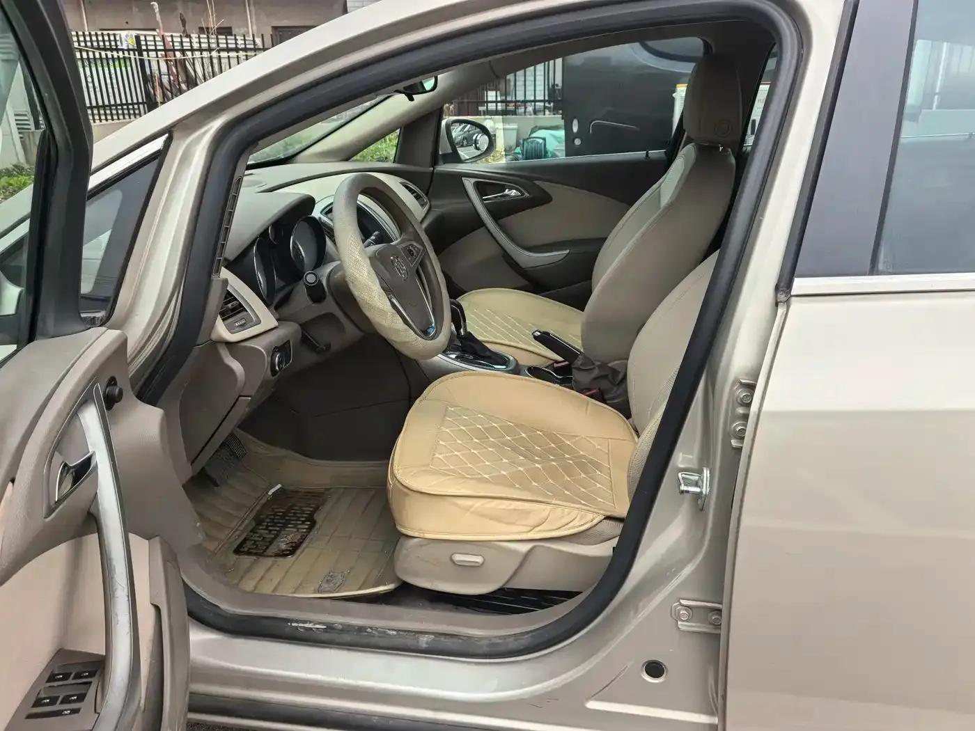 Buick Excelle GT 1.6L Automatic Fashion Edition 2013 — миниатюра 3