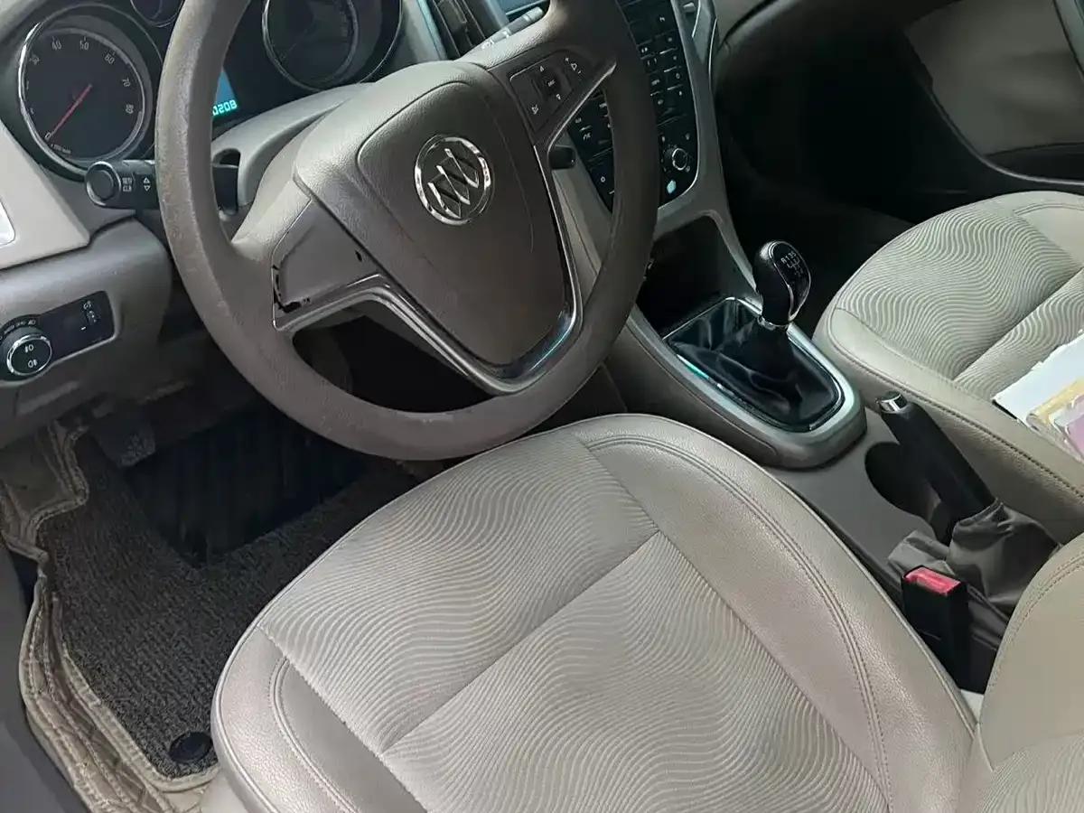 Buick Excelle GT 1.6L Manual Entry-Level Edition (2012) — миниатюра 4