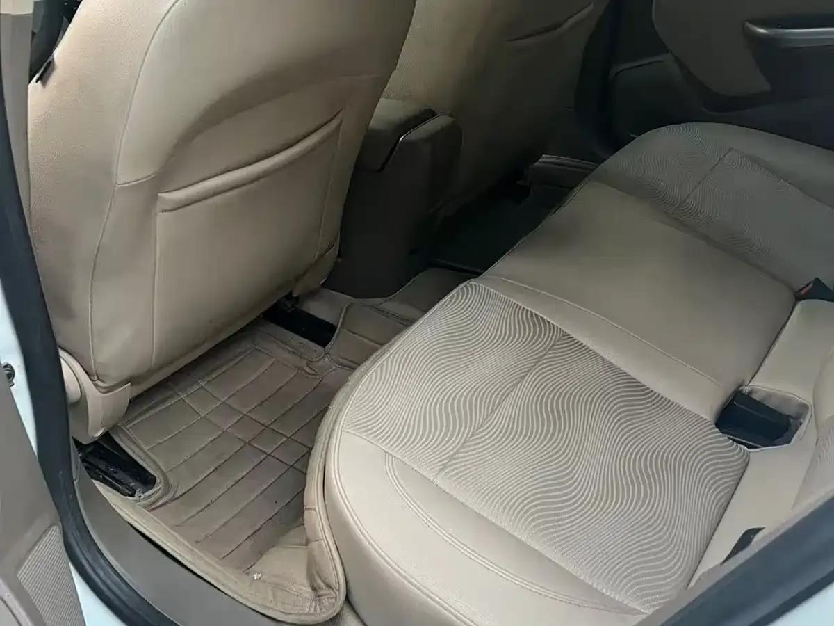 Buick Excelle GT 1.6L Manual Entry-Level Edition (2012) — миниатюра 5