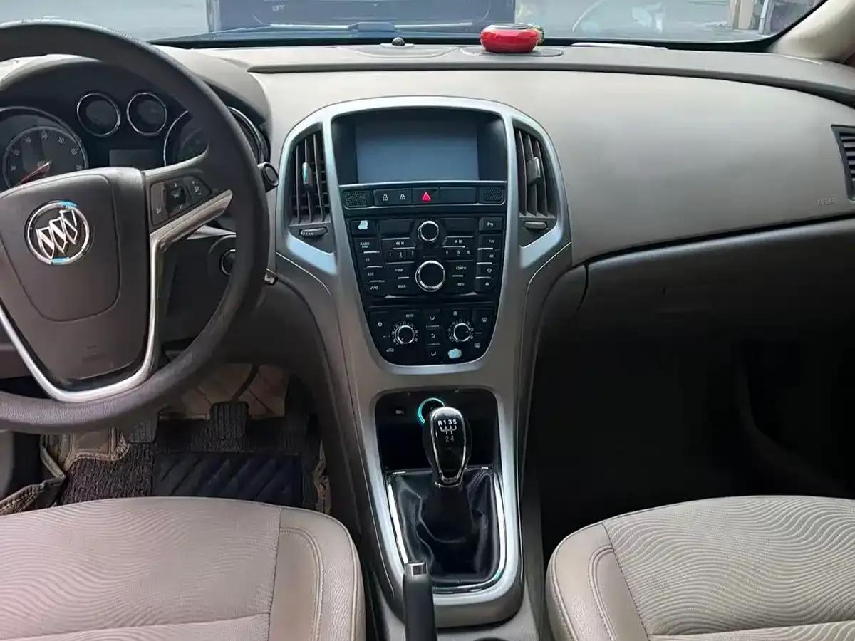 Buick Excelle GT 1.6L Manual Entry-Level Edition (2012) — миниатюра 6