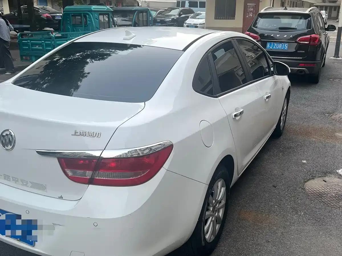 Buick Excelle GT 1.6L Manual Entry-Level Edition (2012) — миниатюра 9