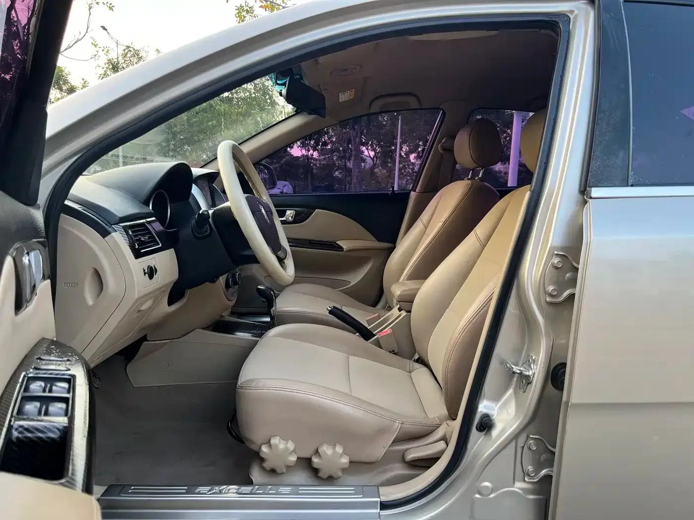Buick Excelle 2013 1.5L Automatic Classic — миниатюра 14