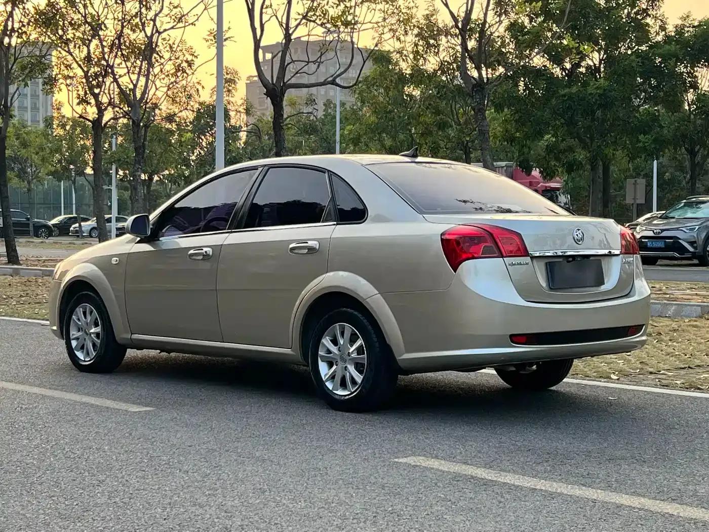 Buick Excelle 2013 1.5L Automatic Classic — миниатюра 6