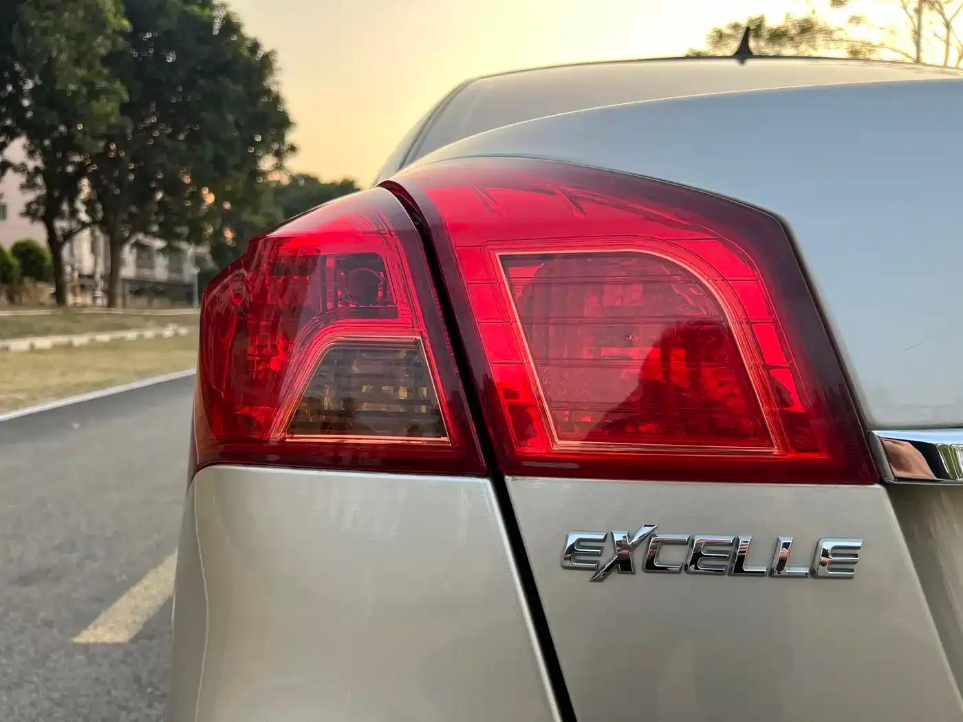 Buick Excelle 2013 1.5L Automatic Classic — миниатюра 8