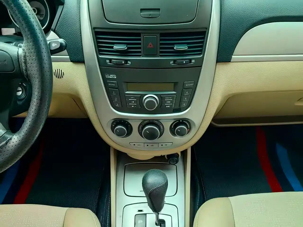 Buick Excelle 2011 1.6LX-AT — миниатюра 9