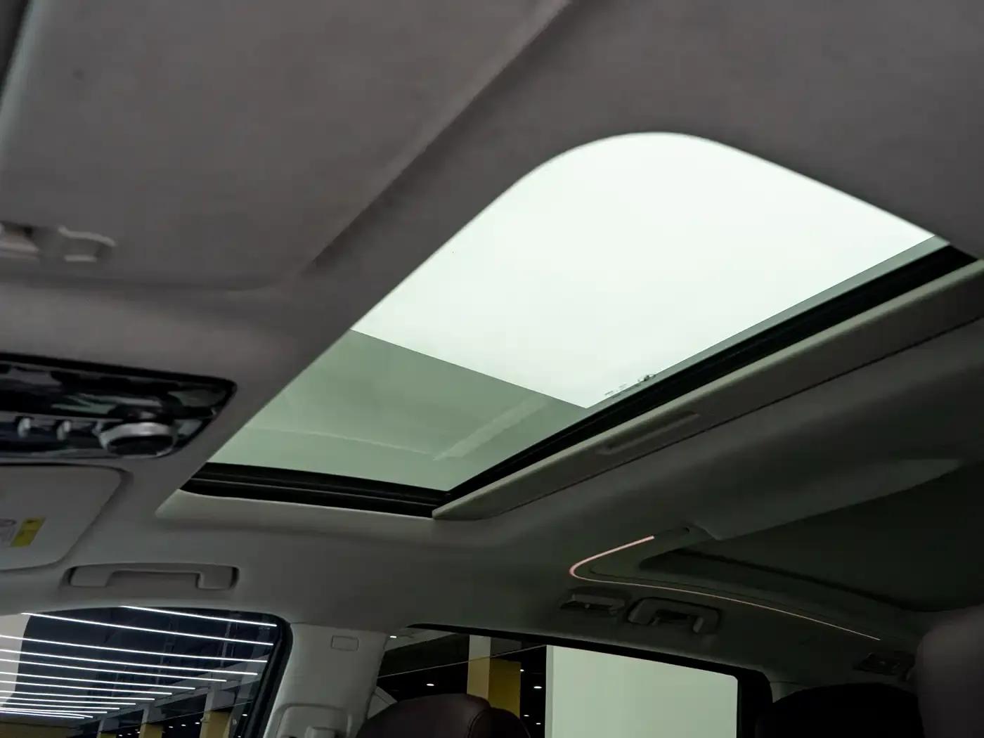Century 2023 2.0T Six-Seat Luxury Edition — миниатюра 13
