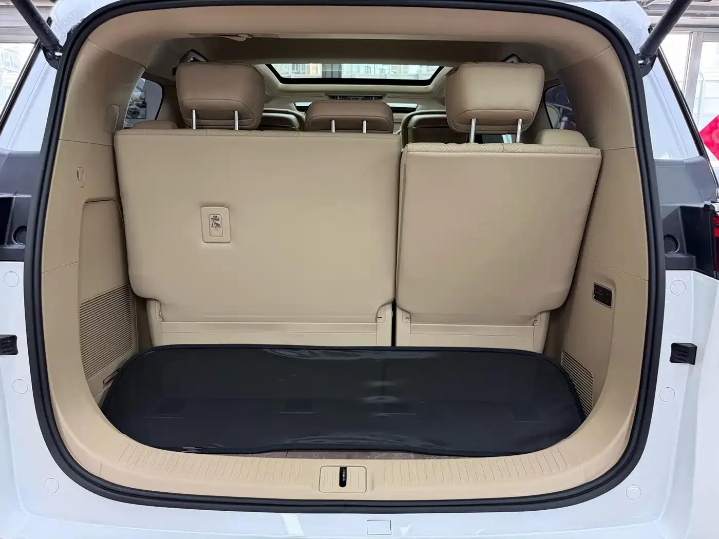 Century 2023 2.0T Seven-Seat Premium Edition — миниатюра 11